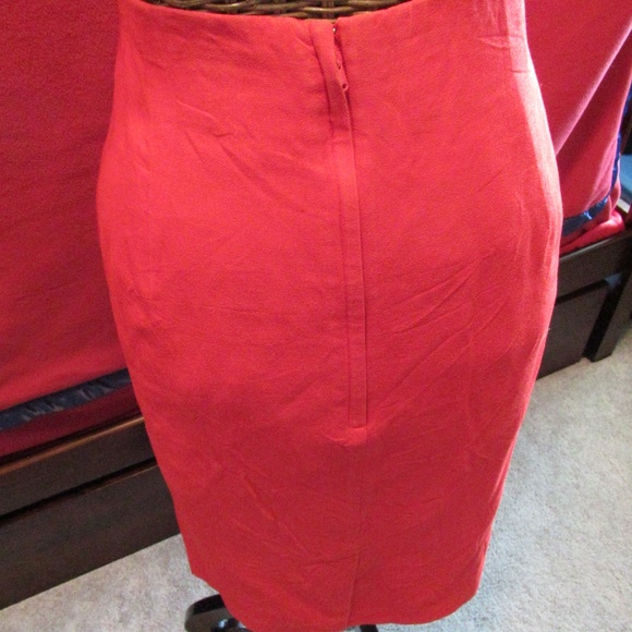 August Silk Red 100% silk skirt - Picture 3 of 12